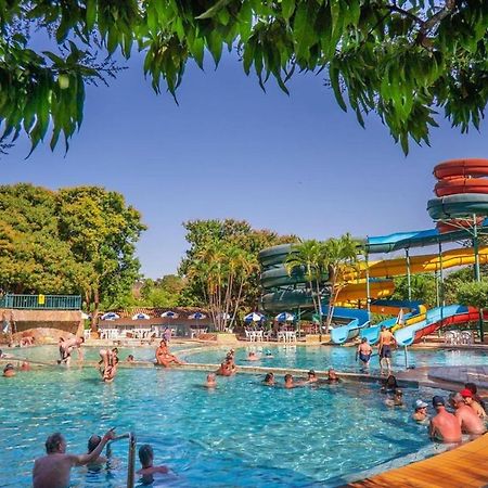 Caldas Novas - Piazza Diroma - Com Ingressos Do Acqua Park Todos Os Dias ภายนอก รูปภาพ